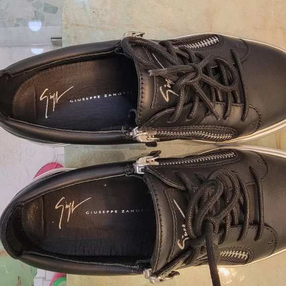 Giuseppe Zanotti Black and Silver Low-Top Sneakers